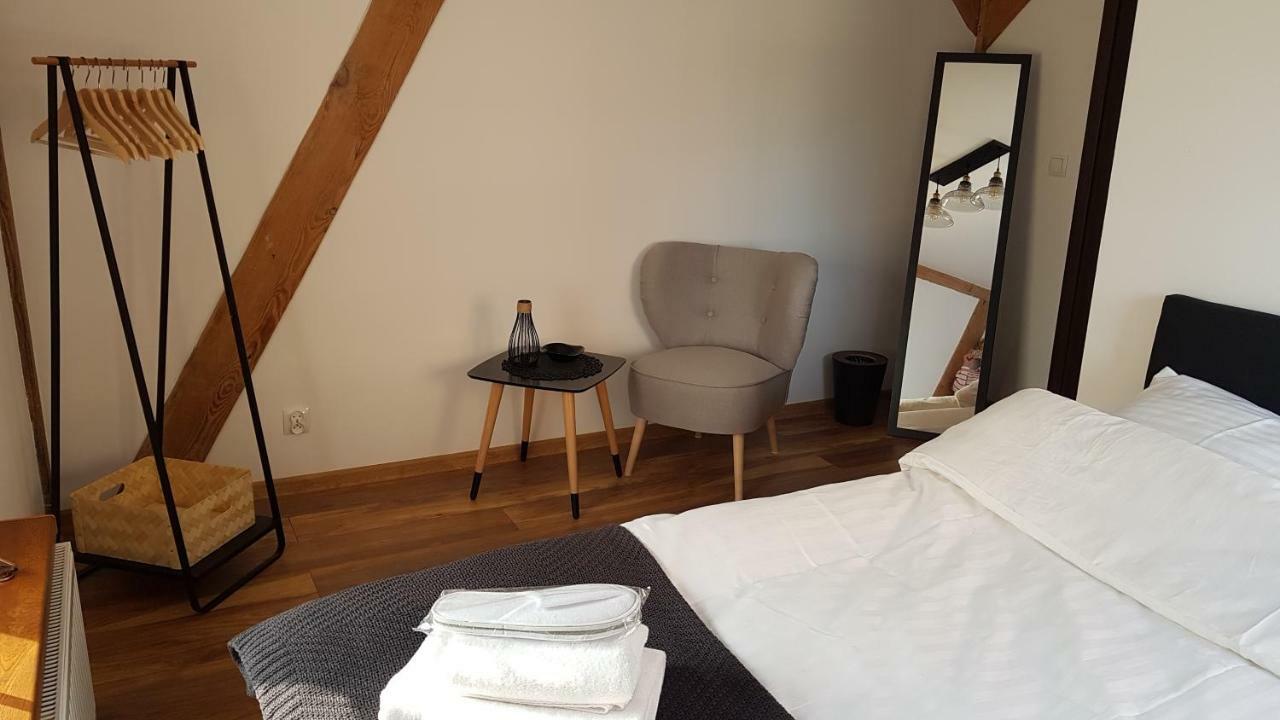 Miodosytnia Hotell Chwarszczany Eksteriør bilde