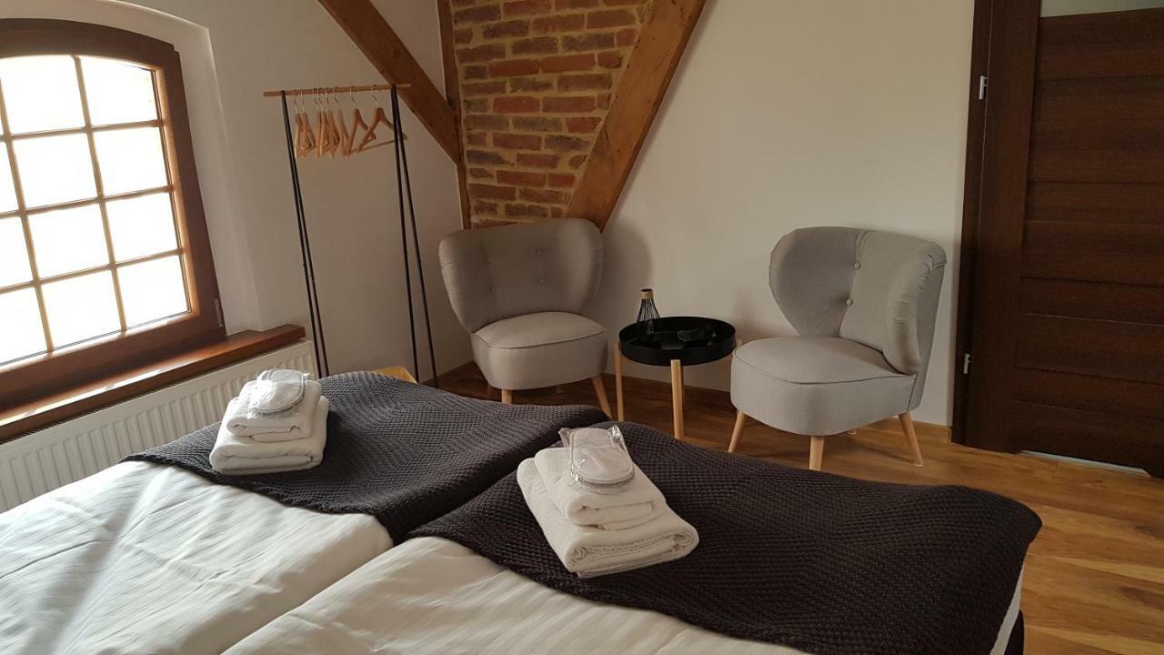 Miodosytnia Hotell Chwarszczany Eksteriør bilde